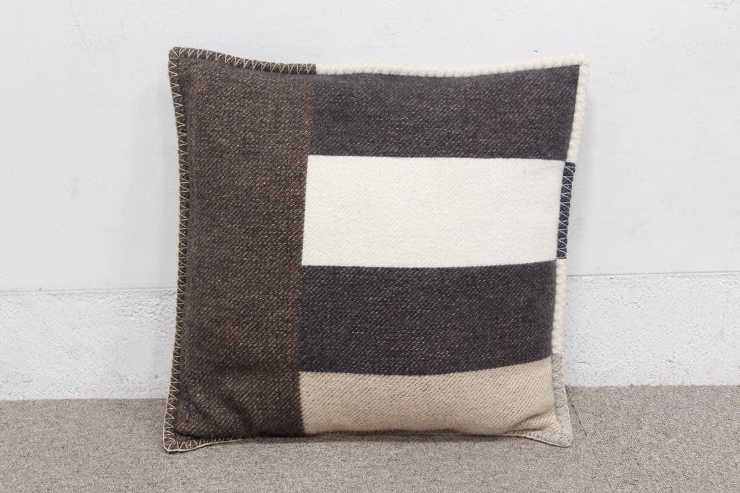 【極美品】 HERMES クッション H Casaque pillow ①