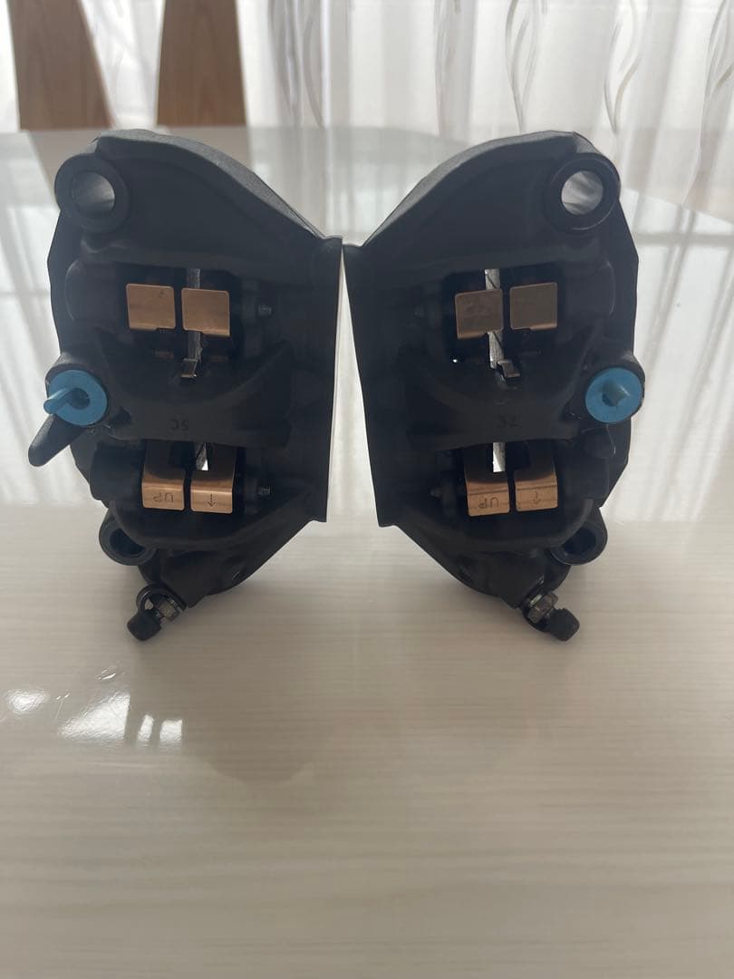 Kawasaki z900RS純正フロントブレーキキャリパー