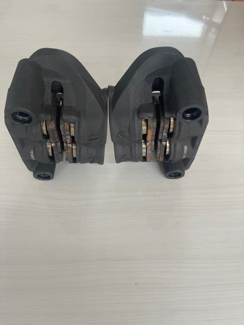 Kawasaki z900RS純正フロントブレーキキャリパー