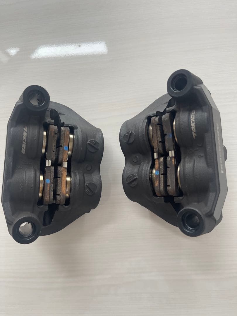 Kawasaki z900RS純正フロントブレーキキャリパー