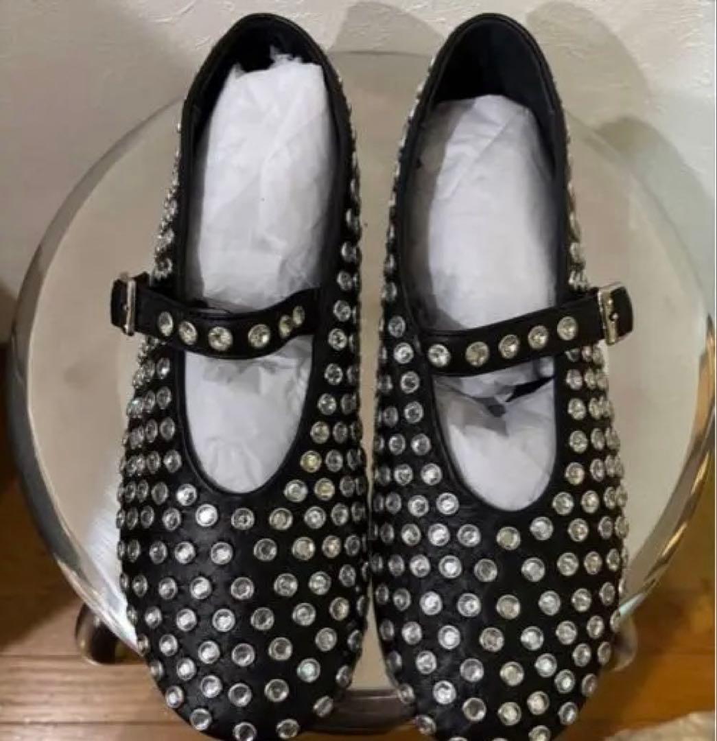 新品未使用　トニービアンコ　スタッズ　フラットシューズ