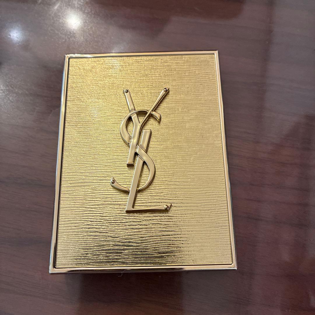 サンローランクチュールミニクラッチ025 アイシャドウパレット