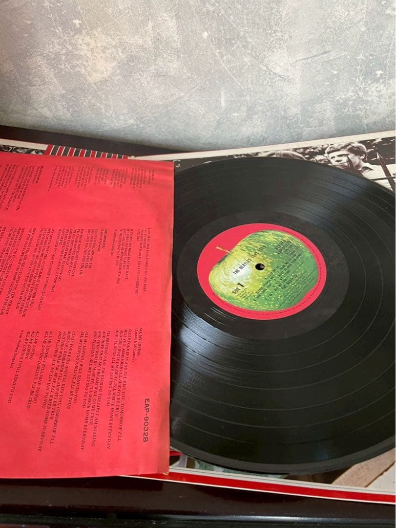 ビートルズ　レア品　赤青　2セット　レコード