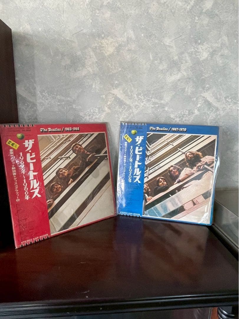 ビートルズ　レア品　赤青　2セット　レコード