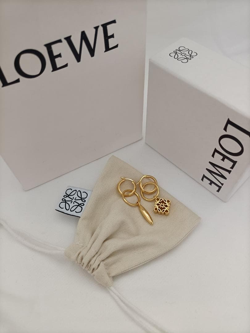 即発送✭ロエベ ピアス ゴールド アナグラム LOEWE