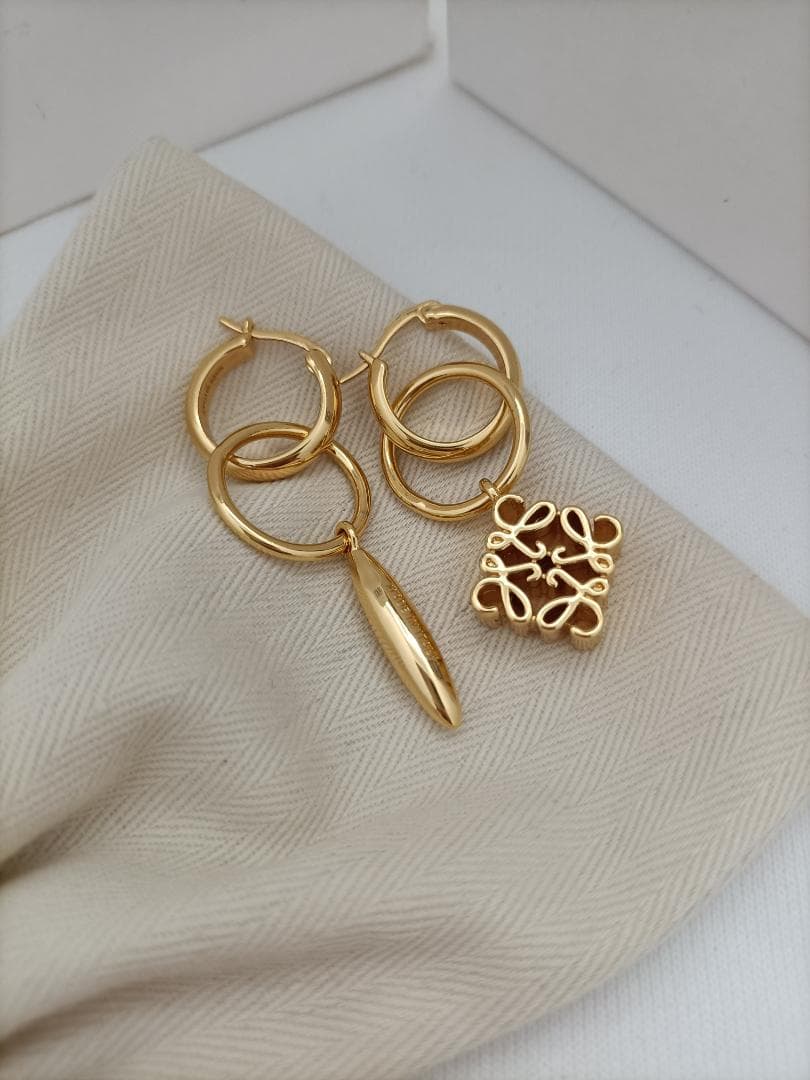 即発送✭ロエベ ピアス ゴールド アナグラム LOEWE