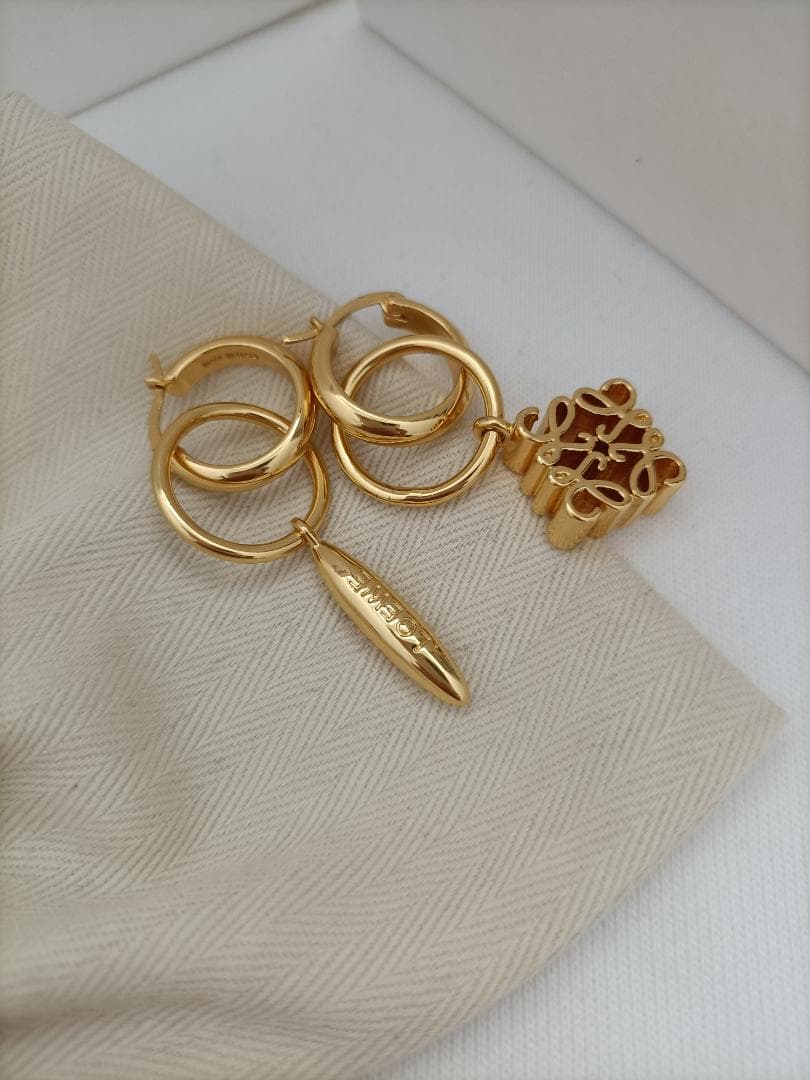 即発送✭ロエベ ピアス ゴールド アナグラム LOEWE