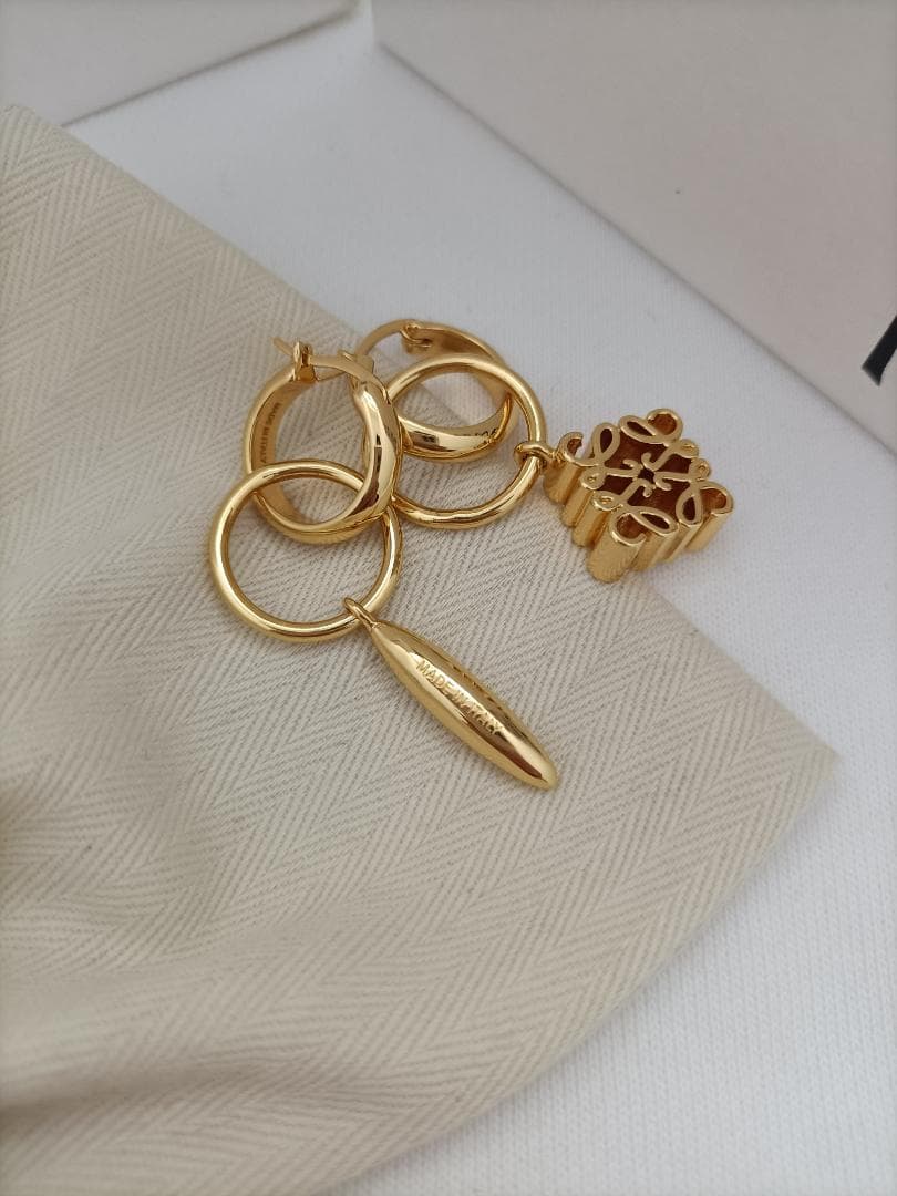 即発送✭ロエベ ピアス ゴールド アナグラム LOEWE