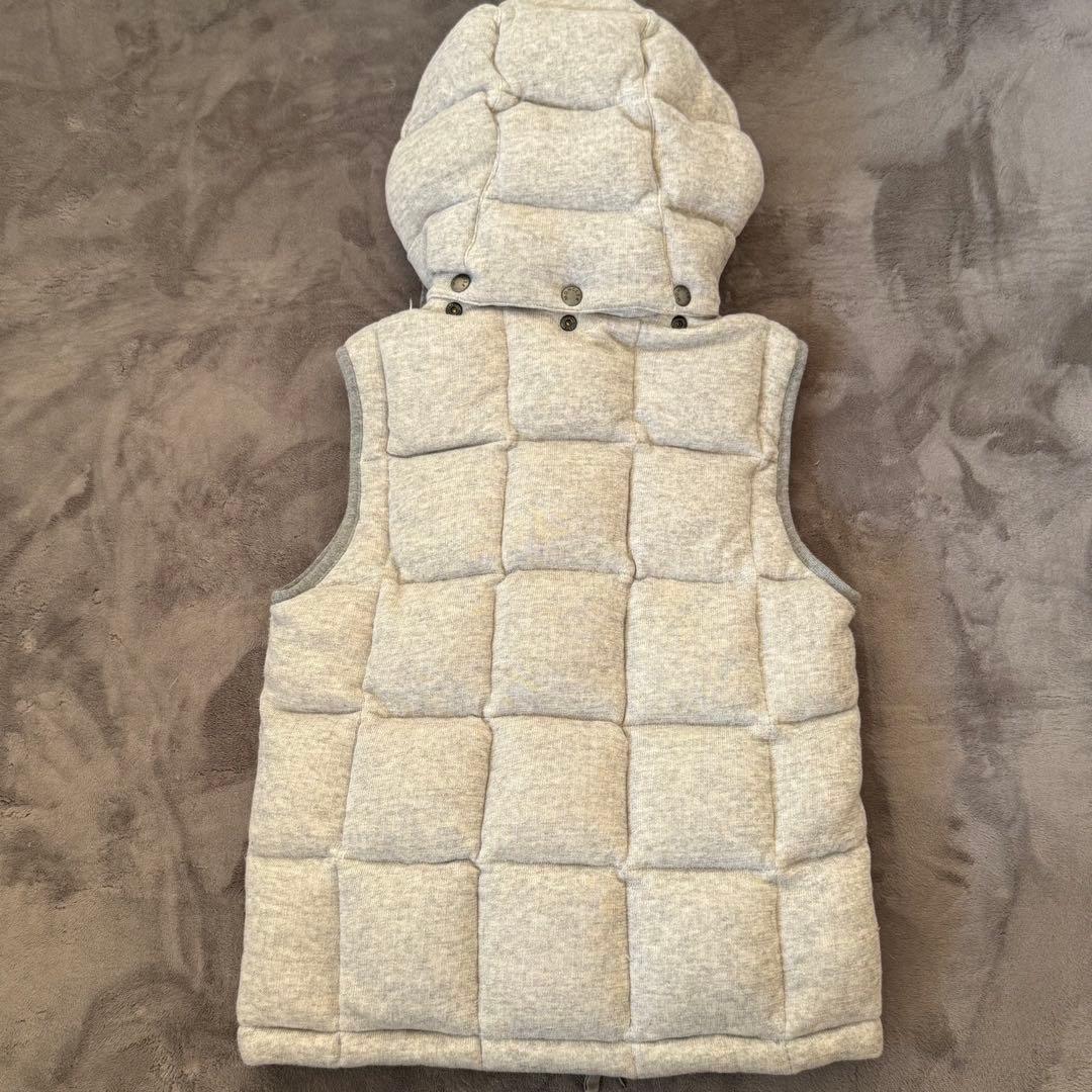 moncler マグリア ダウンベスト maglia 霜 グレー ロゴ ワッペン