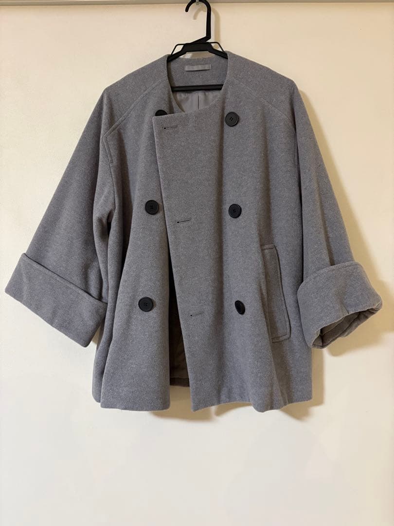 ADAM ET ROPE' ワイドスリーブノーカラーショートコート