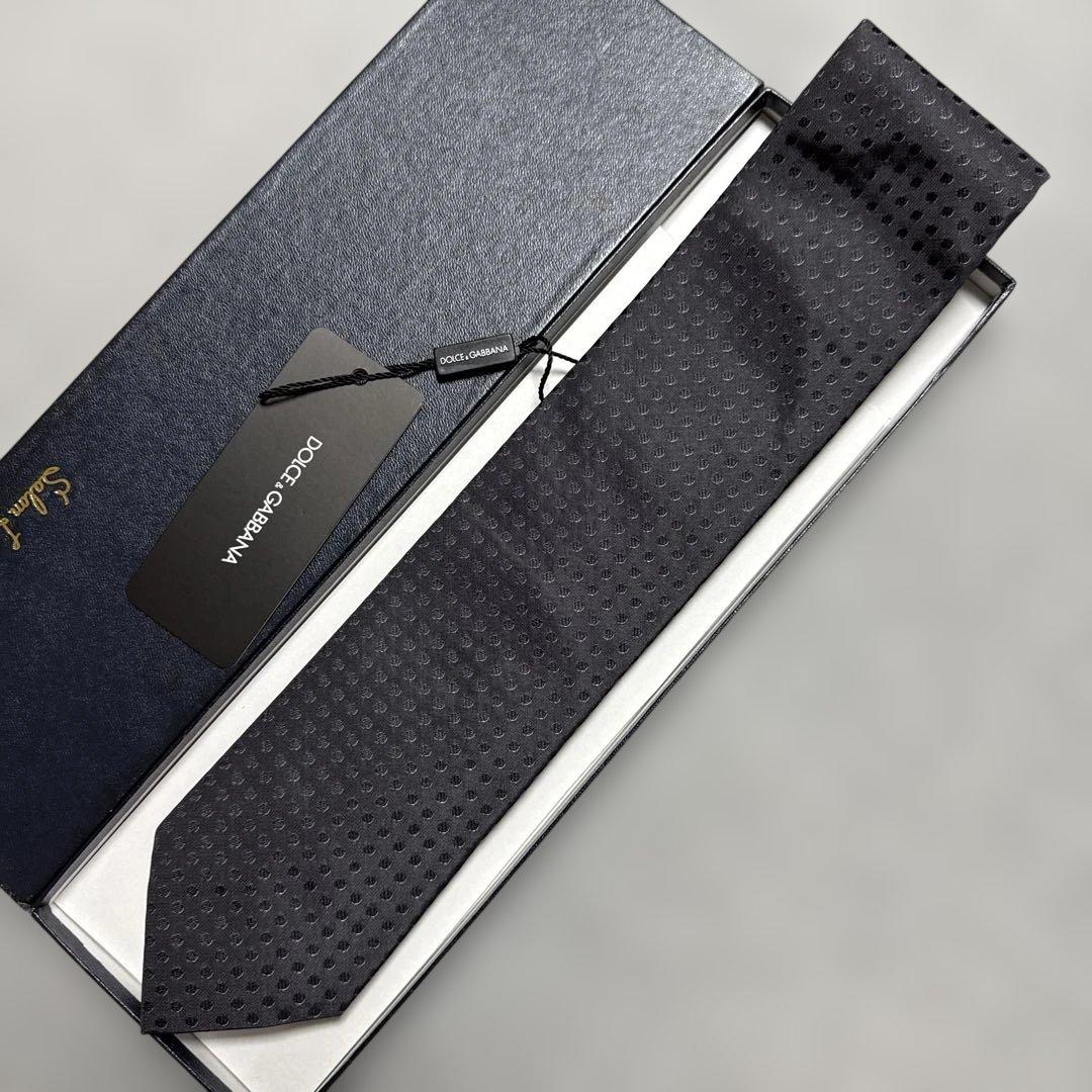 未使用タグ付　ドルチェアンドガッパーナ　ネクタイ　グレー　ドットシルクジャガード