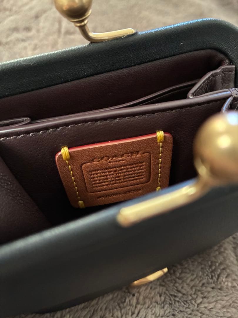 コーチ　キスロック　ケース