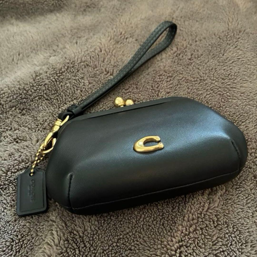 コーチ　キスロック　ケース