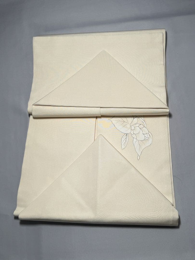 [美品] 塩瀬　名古屋帯　正絹　お太鼓柄　椿　洒落帯　白　カジュアル　小紋　無地