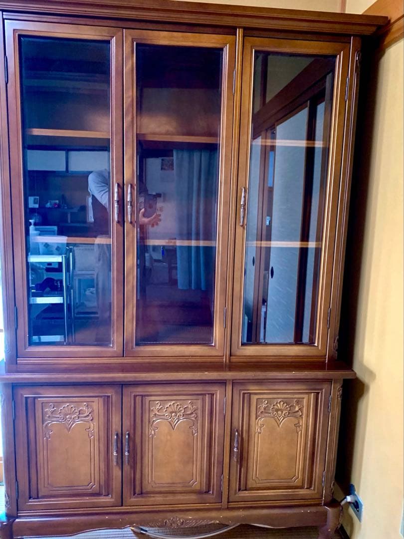 アンティーク調　大型 木製 (桜)書棚　食器棚 ガラス扉付き