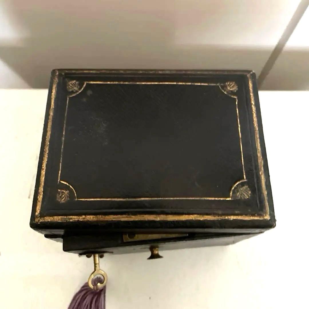 フランスアンティーク宝石箱/黒紙貼り/紫ベルベット