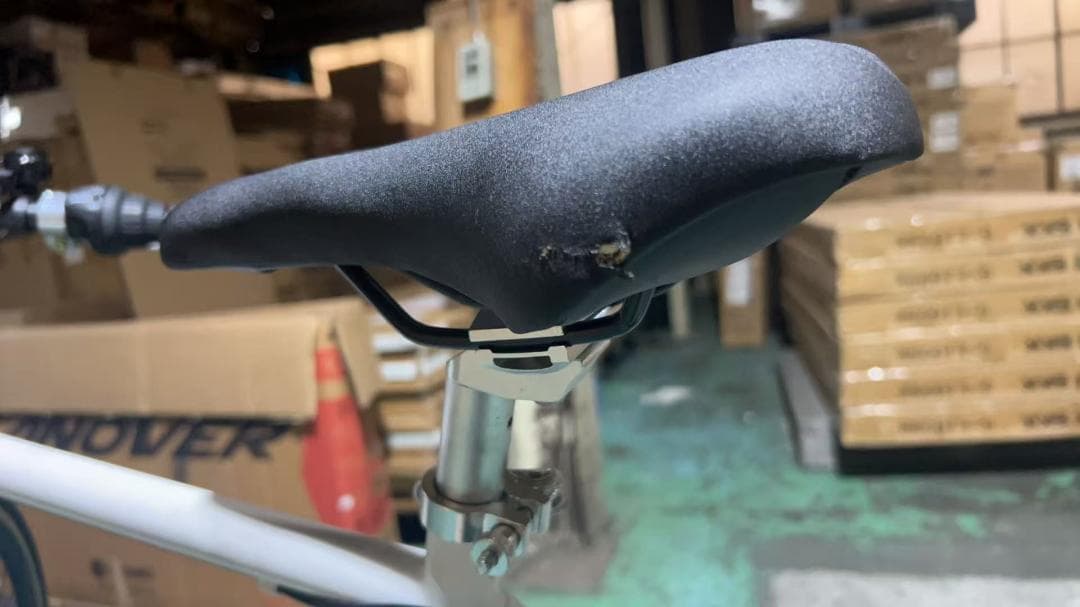 1# 中古 XLEAT XC-009 クロスバイク 21段変速　ホワイト