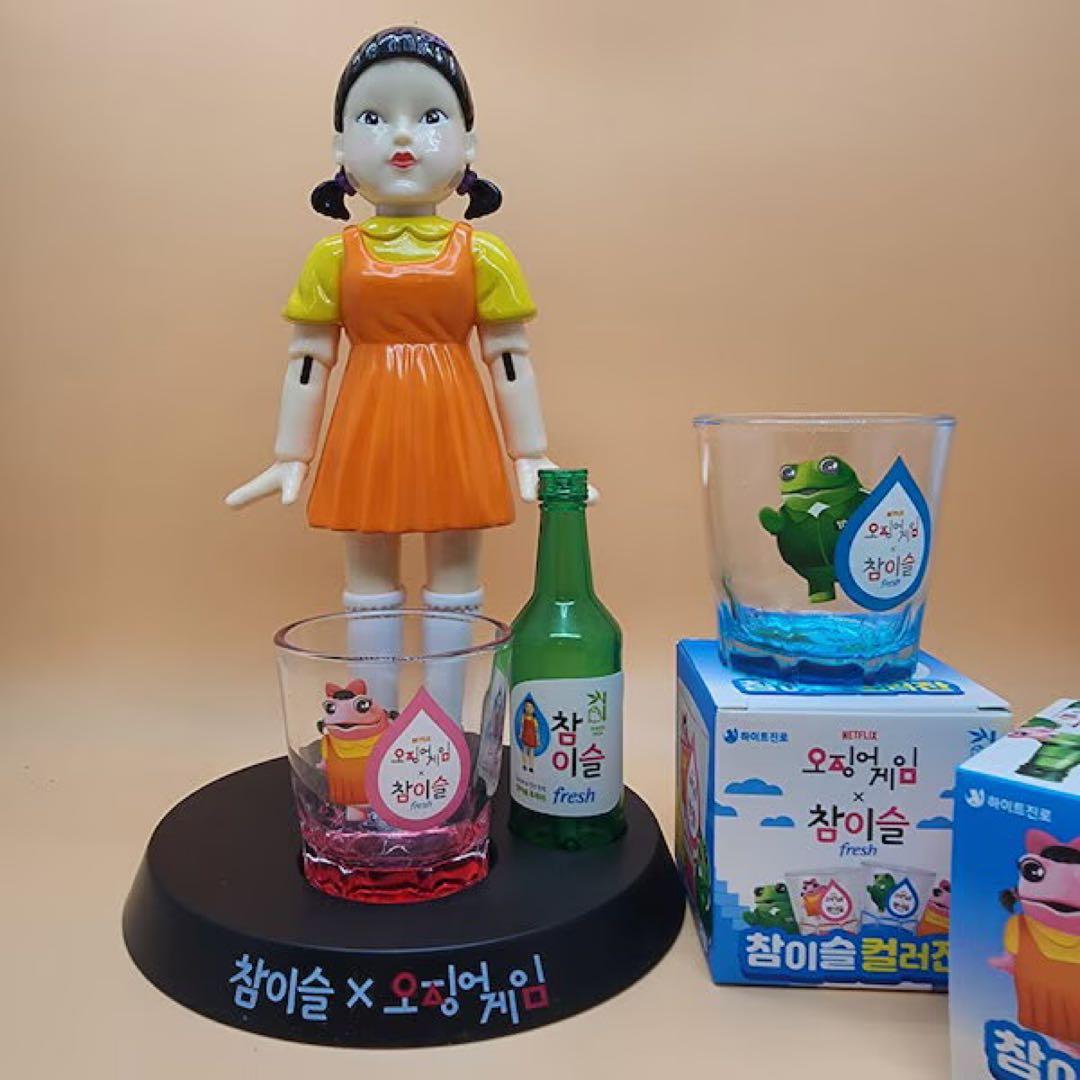 イカゲーム チャミスル ヨンヒ フィギュア 人形ルーレット 焼酎グラス 2個付