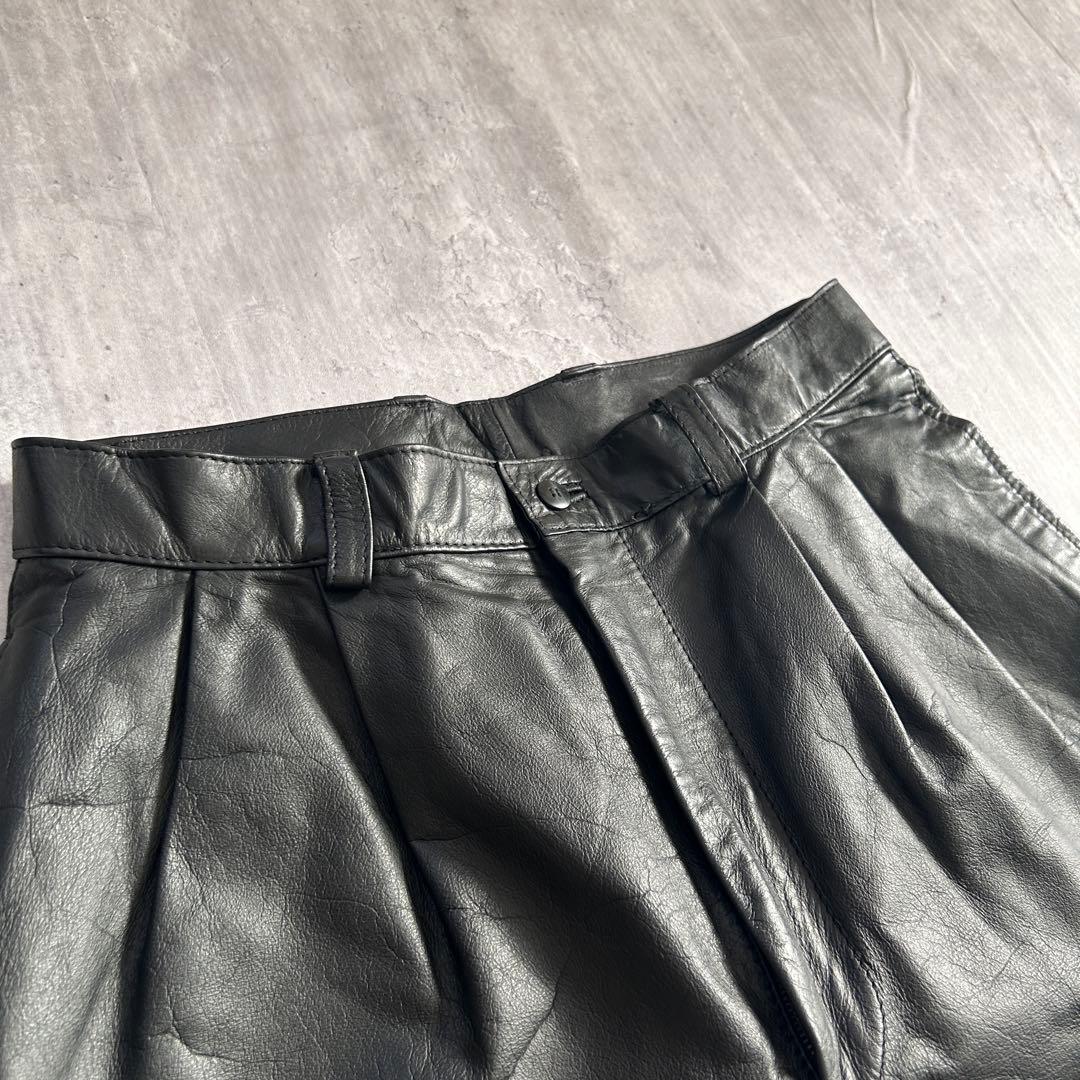 Z179 美品 レザーパンツ 2タック 牛革 本革 黒 テーパード 韓国(L)