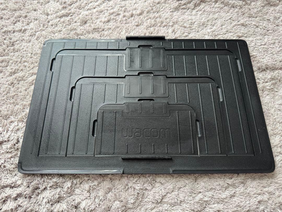 液タブ・ペンタブ Wacom CINTIQ 13HD Creative Pen Display