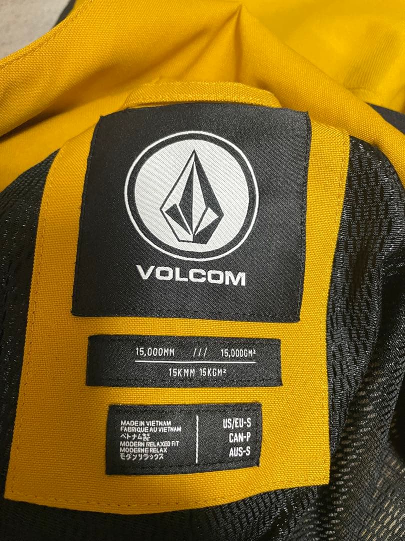 ボルコム　スノーボード上下セットウェアメンズＳ