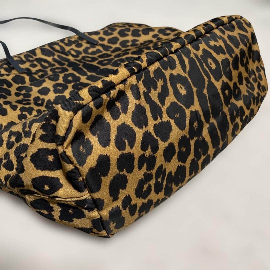 【美品‼️】PRADA プラダ　ナイロントートバッグ　レオパード柄