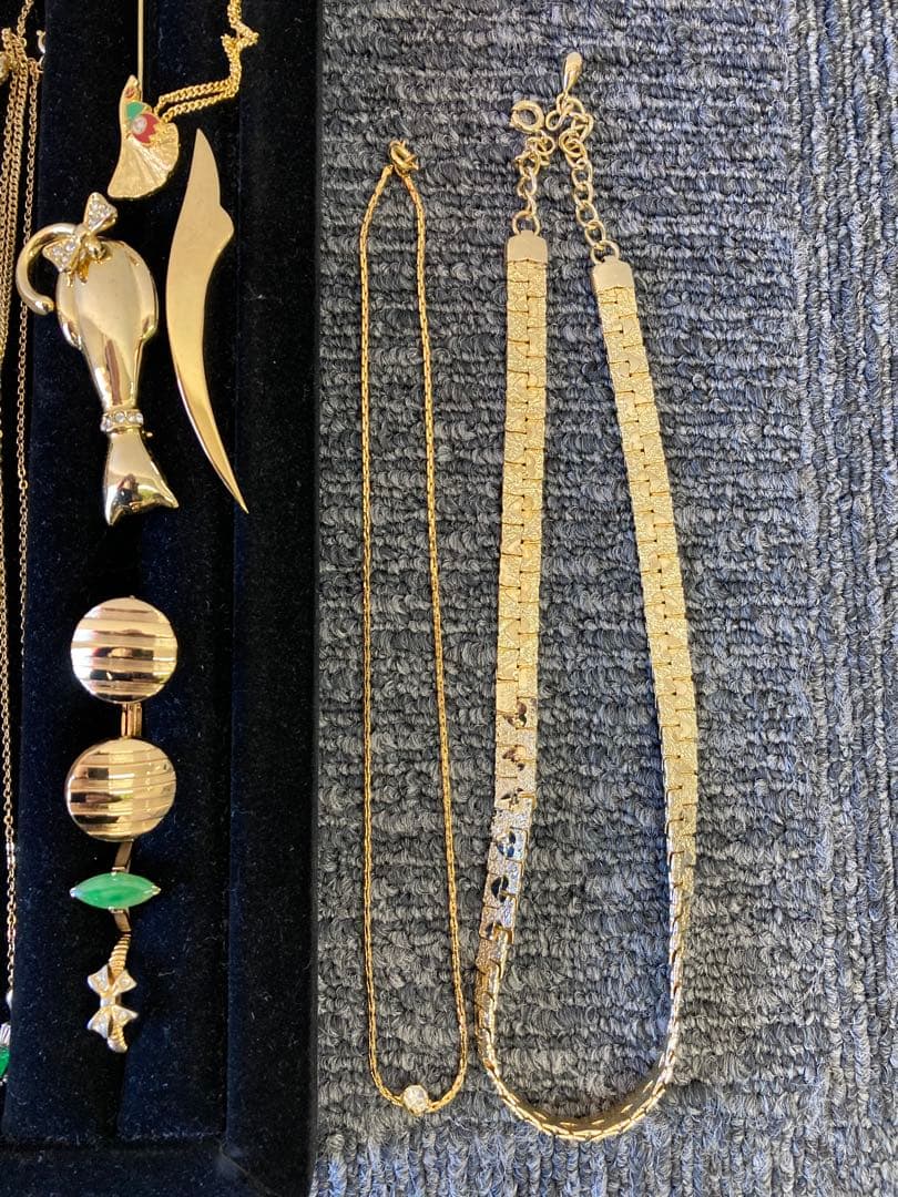 メッキアクセサリー、リング、ネックレス、タイピン、など大量にまとめて