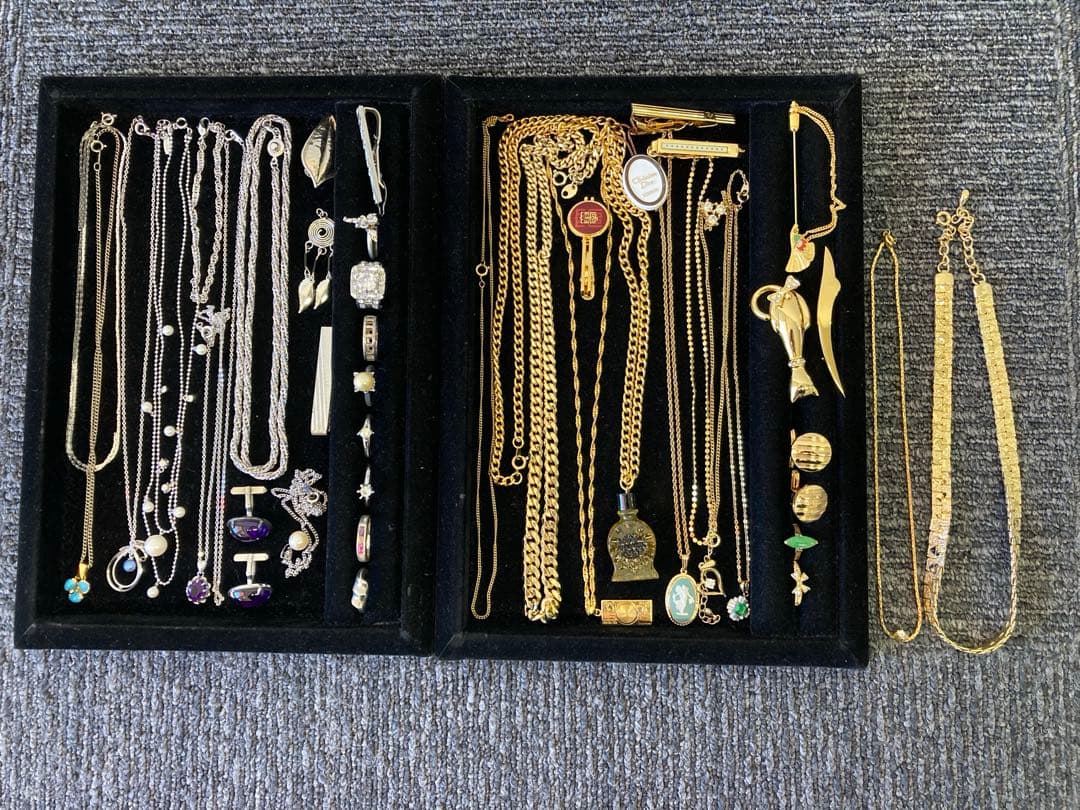 メッキアクセサリー、リング、ネックレス、タイピン、など大量にまとめて