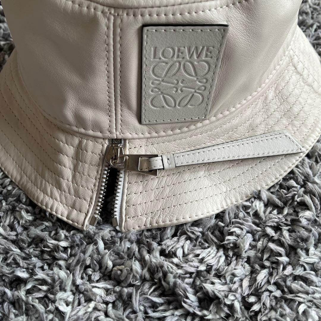 【美品！！】ロエベ バケットハット ホワイト レザー サイズ59 アナグラム