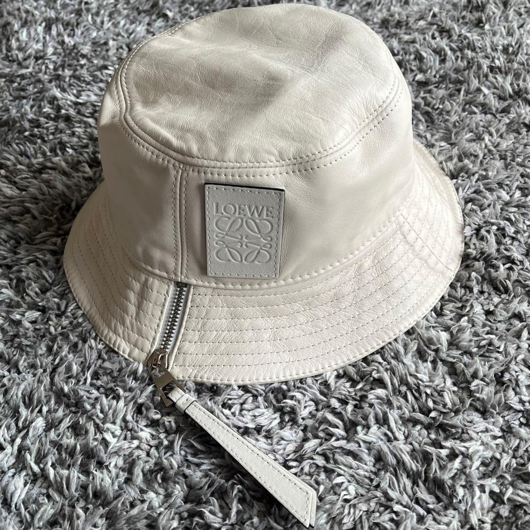 【美品！！】ロエベ バケットハット ホワイト レザー サイズ59 アナグラム