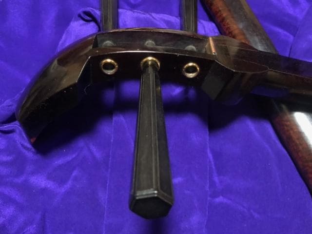 三味線 紅木 細棹 1枚溝 金ホゾ 綾杉胴 トチ多し