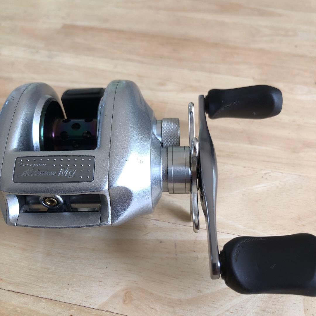 スコーピオン メタニウムmg 左ハンドル