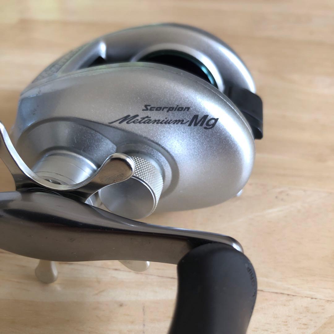 スコーピオン メタニウムmg 左ハンドル