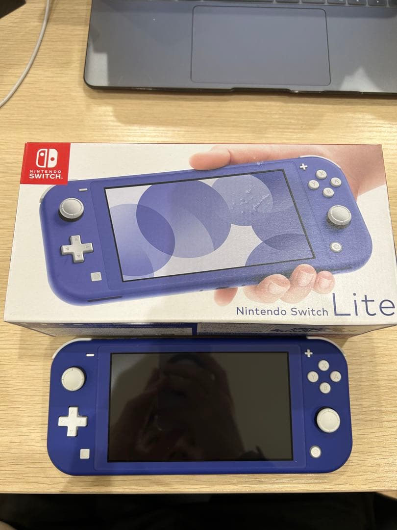 早い者勝ちNintendo Switch Lite 青色 本体
