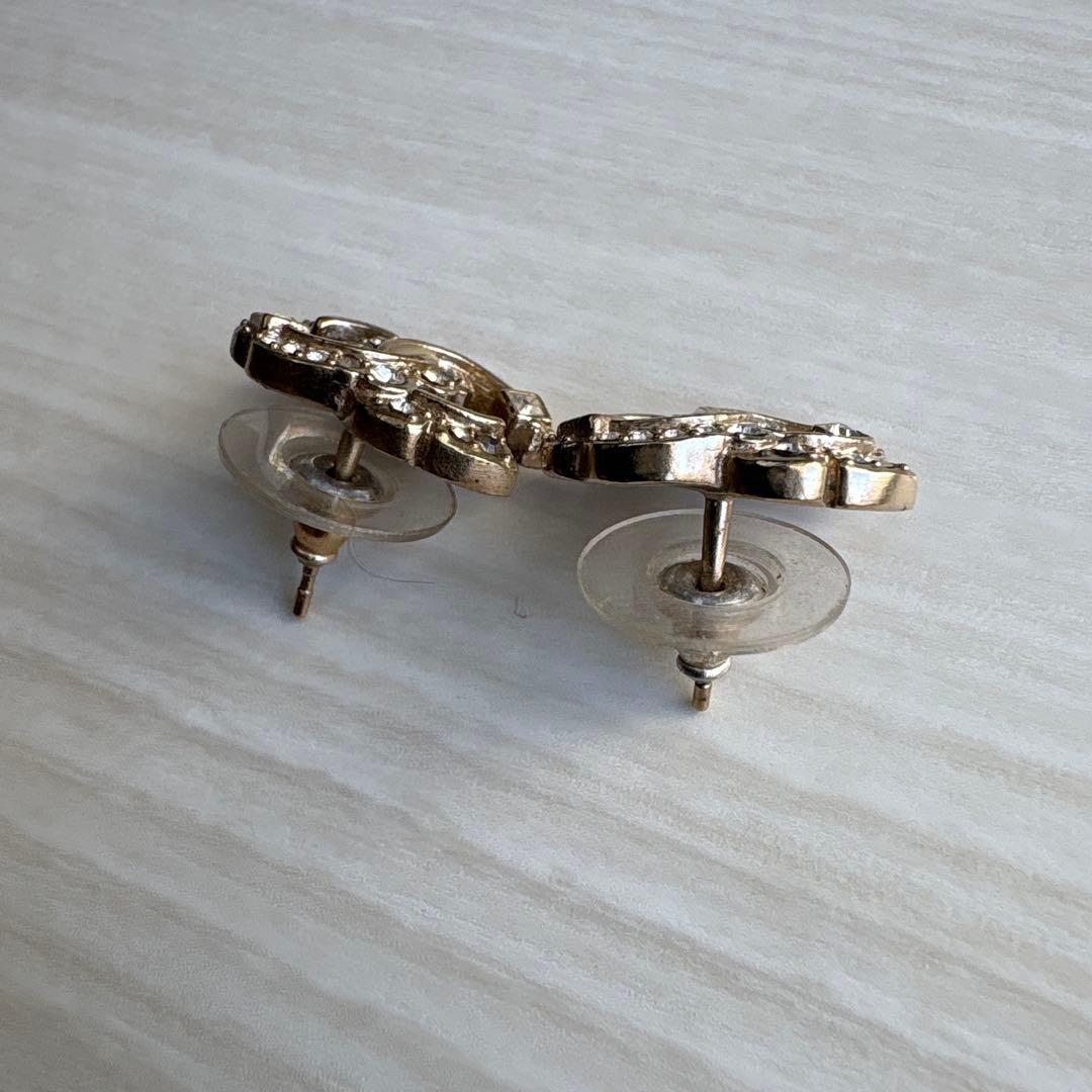 CHANEL CCロゴ ストーン付きピアス