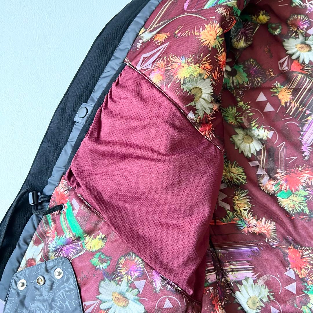 3284【美品】ボルコム　ジャケット 中綿入り 無地 スノボウェア レディース