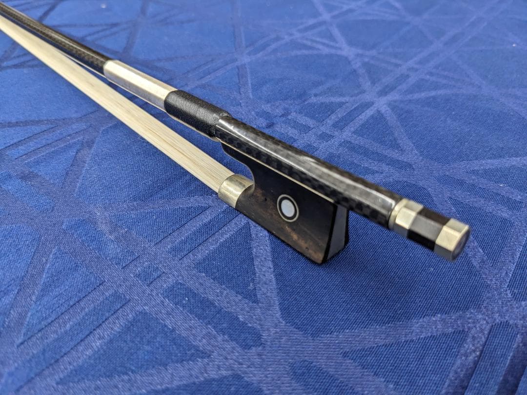 A*d様 ヤマハ　カーボン製 バイオリン弓 　　4/4サイズ