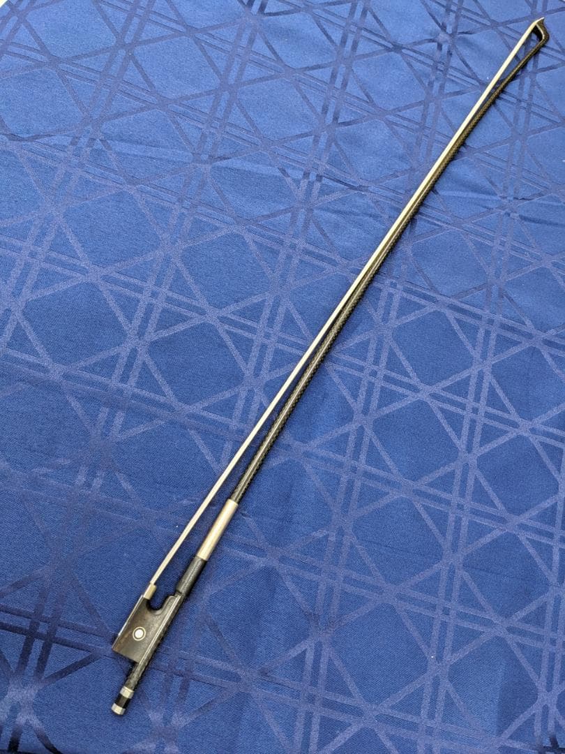 A*d様 ヤマハ　カーボン製 バイオリン弓 　　4/4サイズ