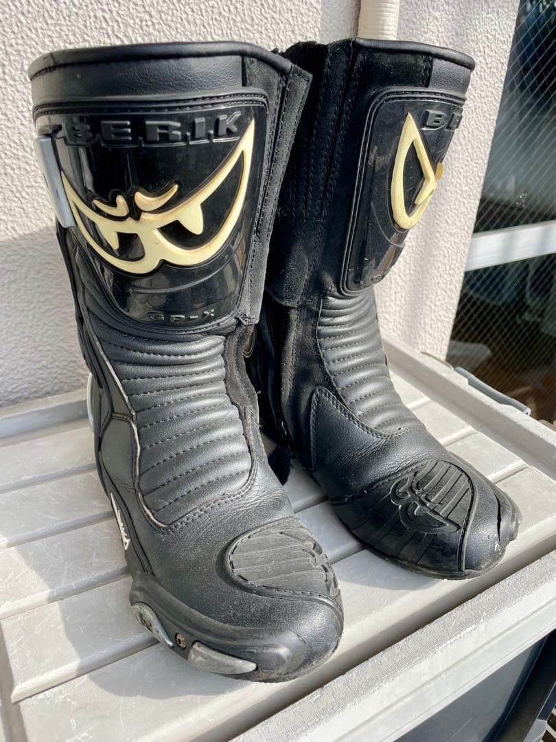 ベリック　レーシングブーツ42 サイズ　　26.5cmくらい