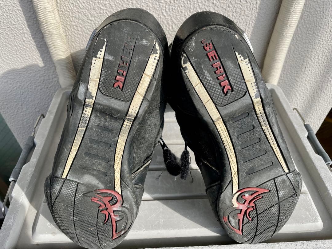 ベリック　レーシングブーツ42 サイズ　　26.5cmくらい