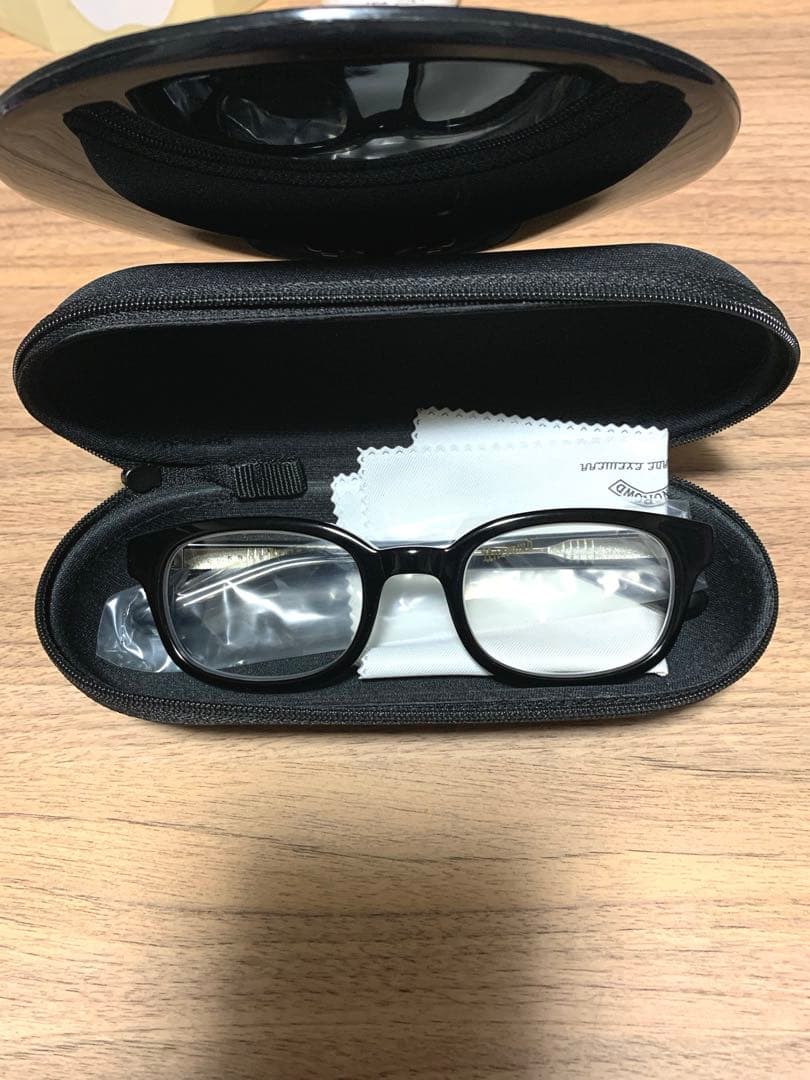 UNCROWD HELLA /BLKフレーム×レンズ(調光GRY)美品サングラス