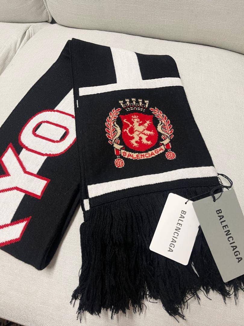 未使用品BALENCIAGA ブラック サッカーマフラー Tokyo