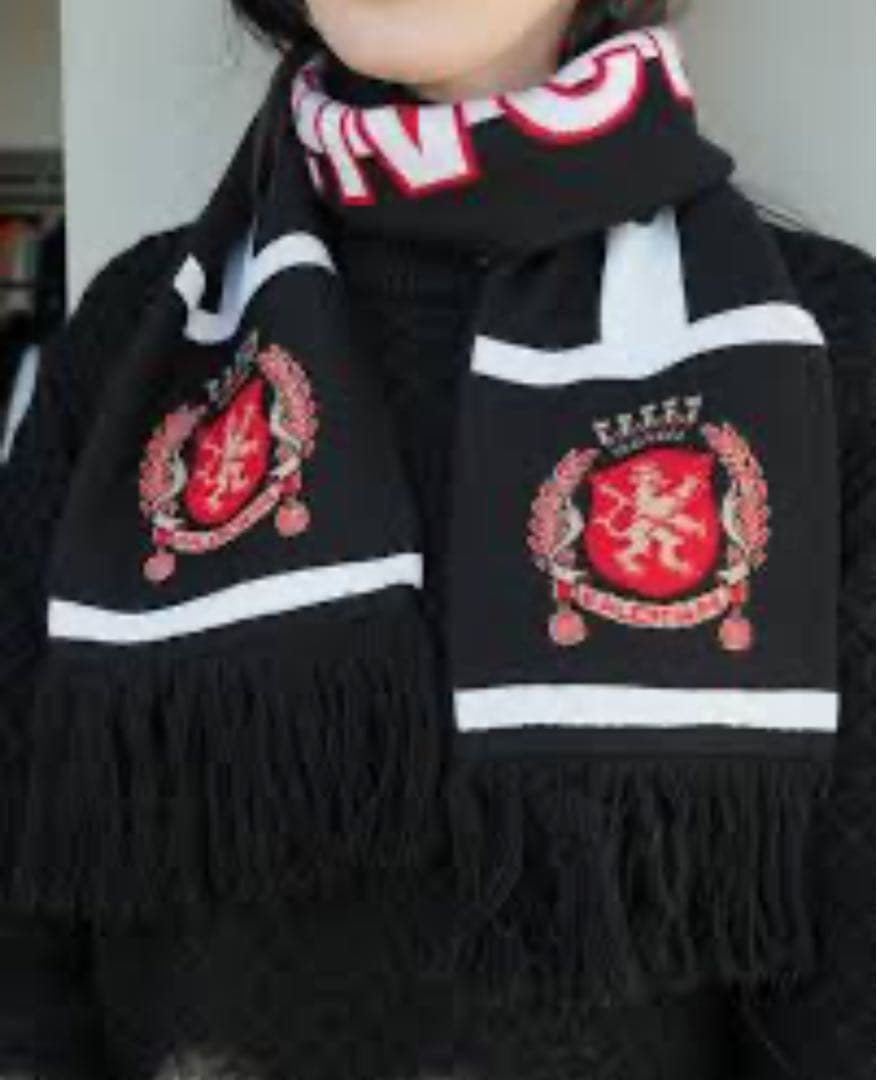 未使用品BALENCIAGA ブラック サッカーマフラー Tokyo