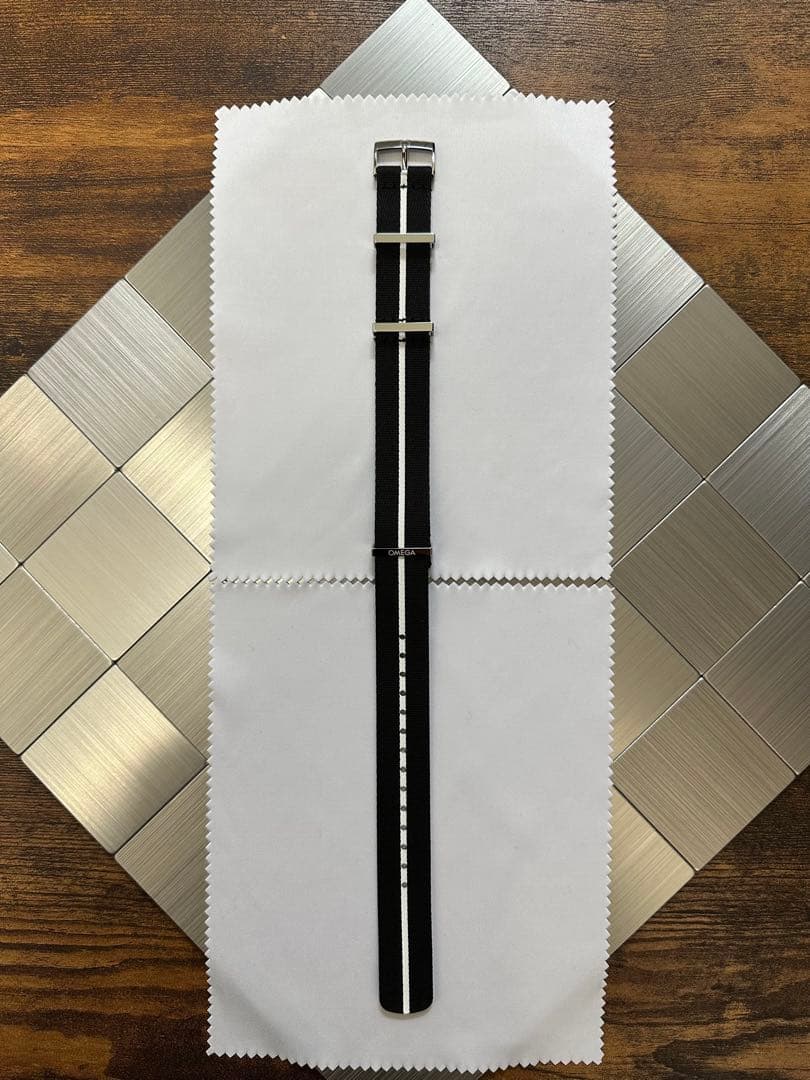 【純正品】オメガ OMEGA NATOストラップ ブラック＆ホワイト