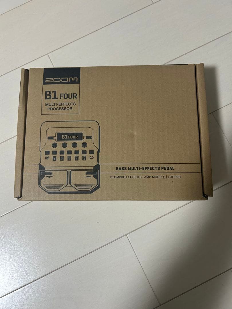 【新品・未使用品】ZOOM B1 FOUR マルチエフェクター　※おまけ付き