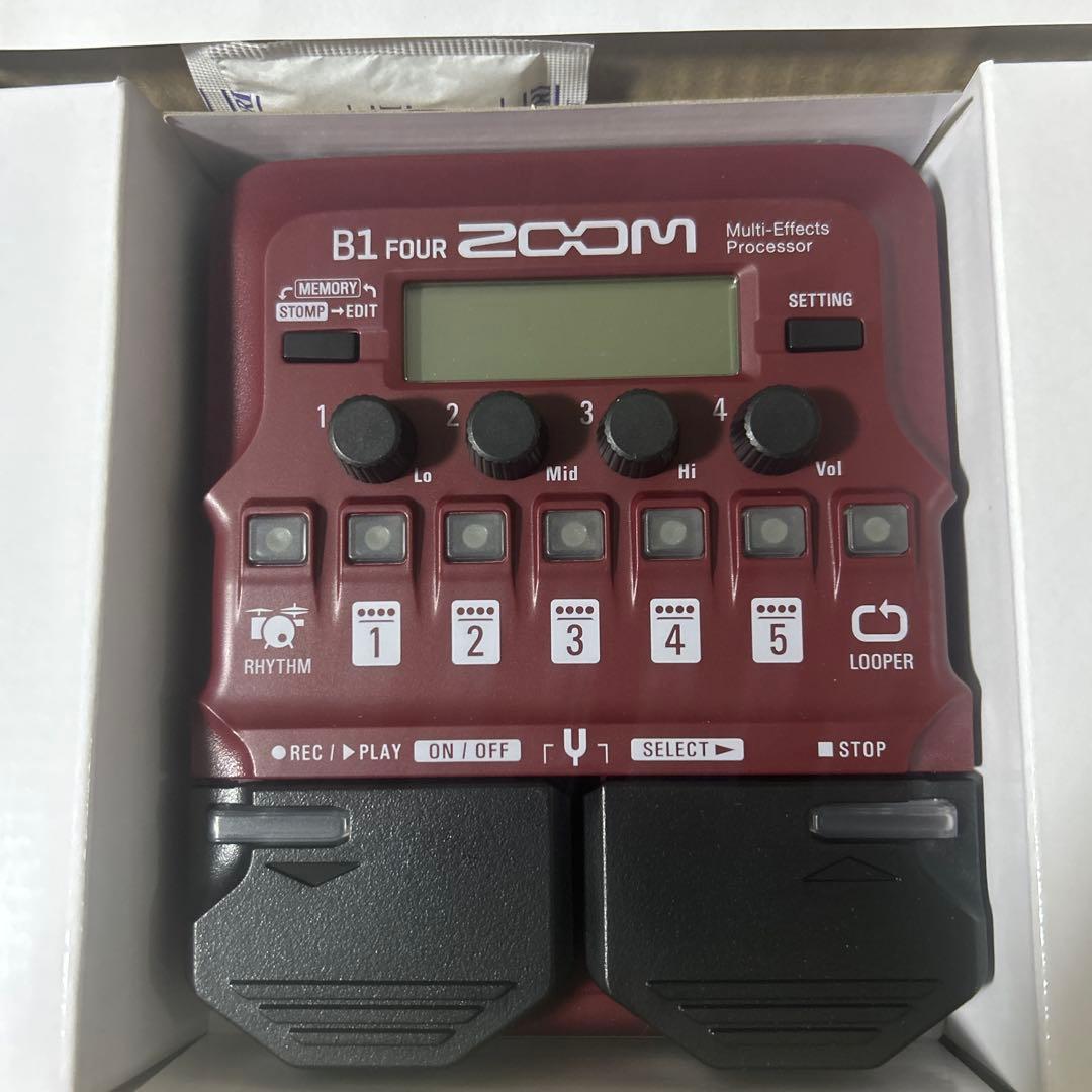 【新品・未使用品】ZOOM B1 FOUR マルチエフェクター　※おまけ付き