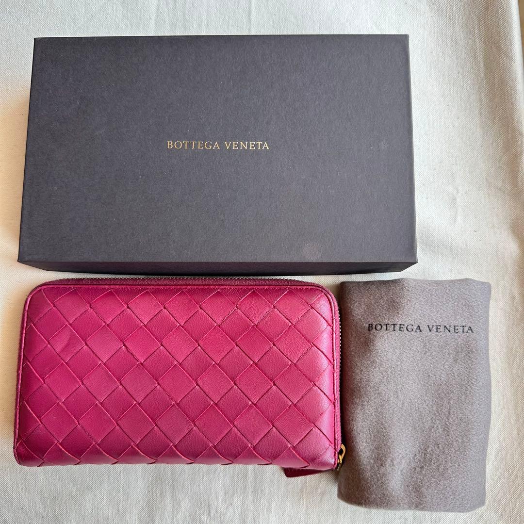 最終値下ボッテガヴェネタ マキシイントレチャート ジップウォレット バーガンディ