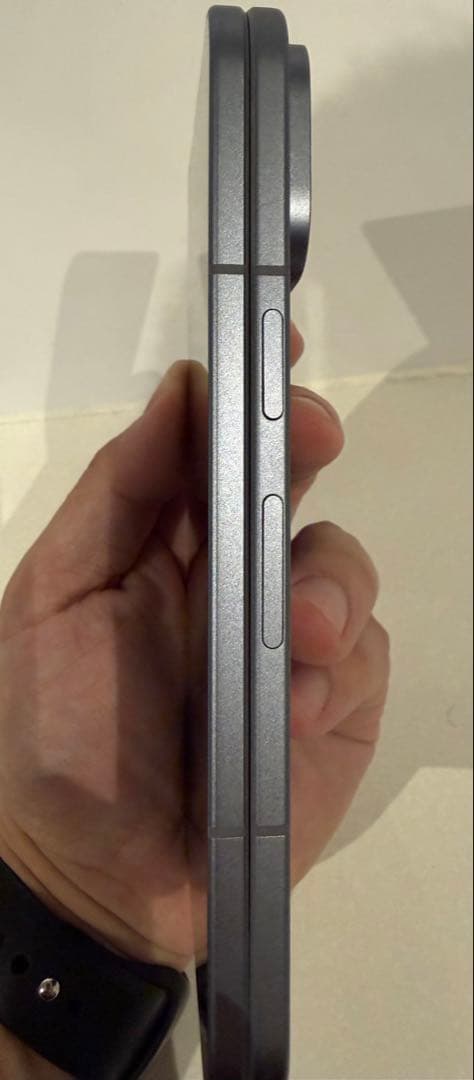 【美品】Google Pixel 10 Pro Fold ムーンストーン