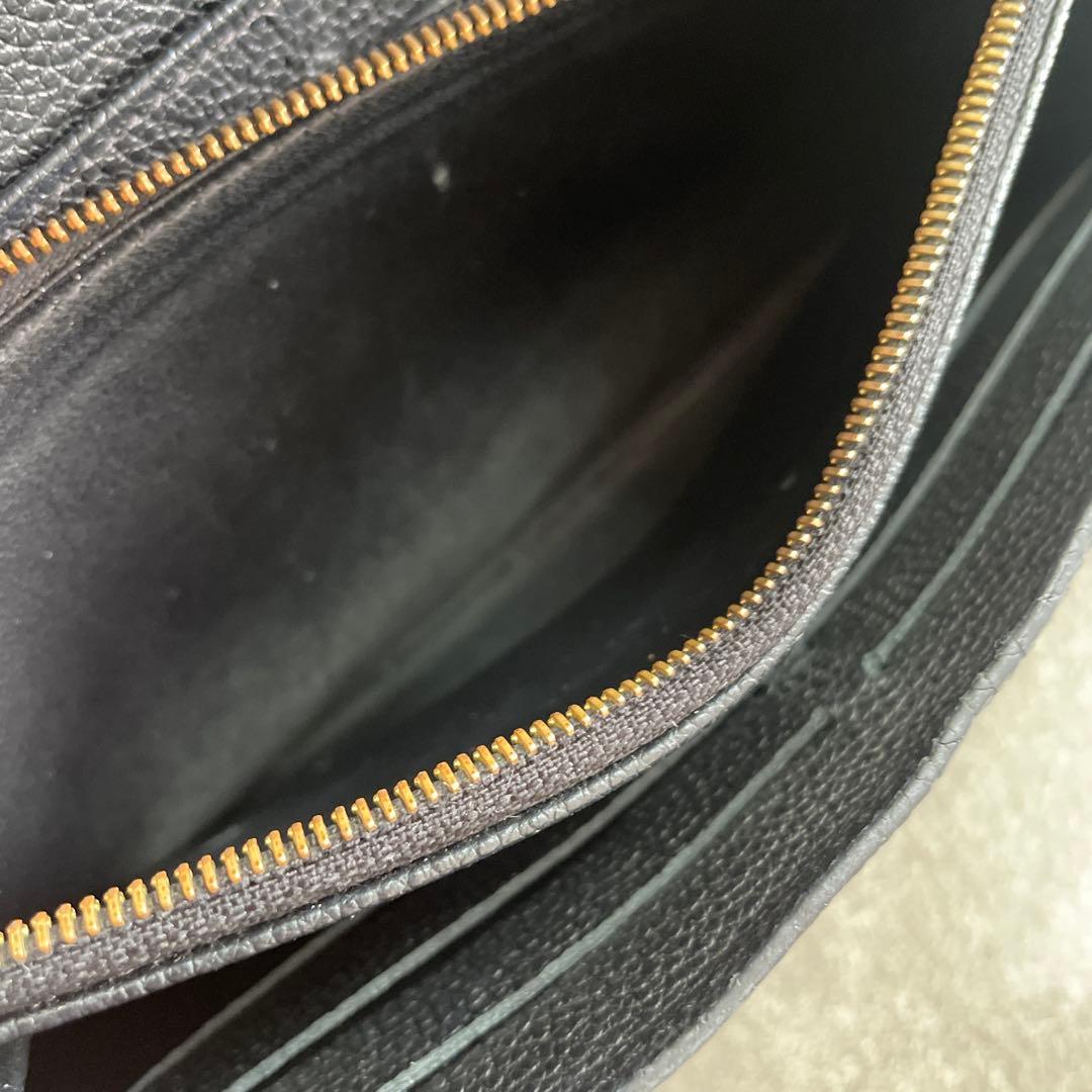 LOUIS VUITTON ポルト・フォイユ・サラ・モノグラム・アンプラント