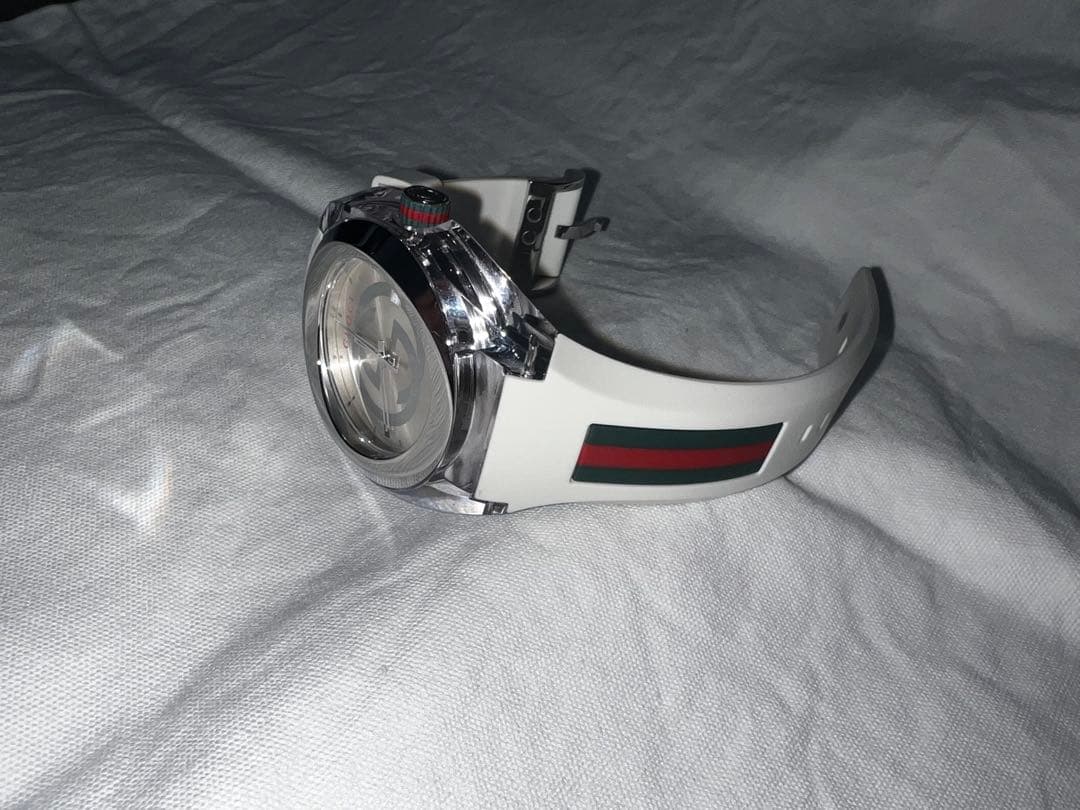 GUCCI 時計 SYNC シンク ホワイト　箱、説明書付き‼️